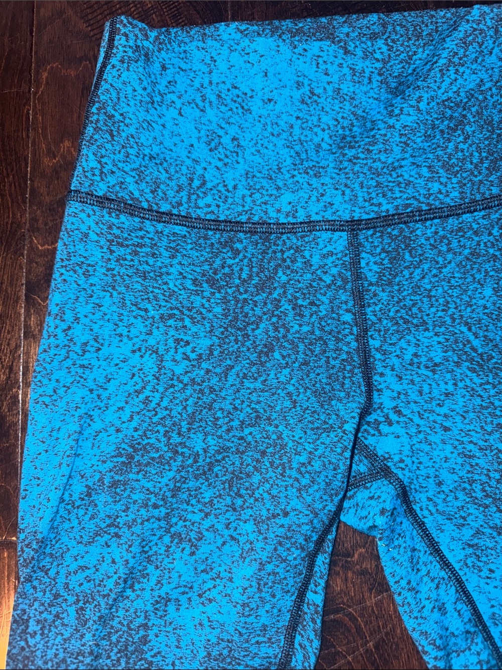 Lululemon Wunder Under Pant III Size 6
Luon Spray Jacquard Shocking Blue Black - Picture 2 of 5